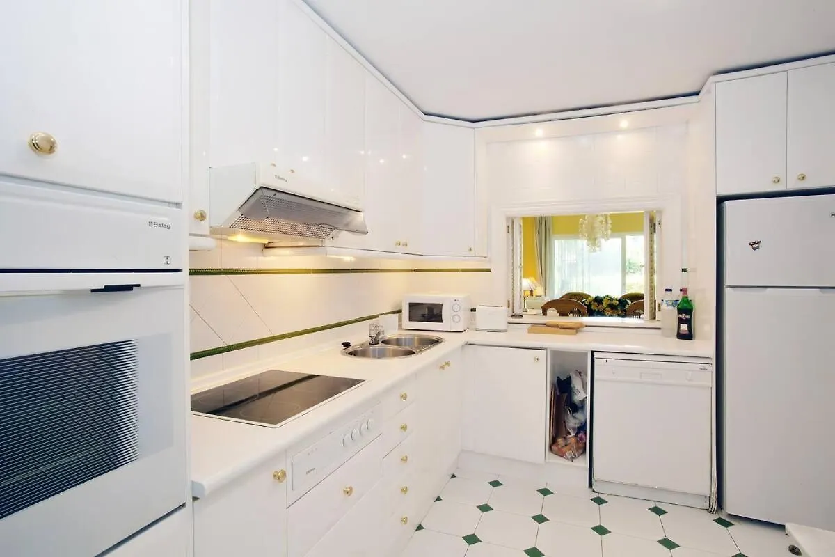 Apartamento Entre Marbella Y Estepona 0*,  Spain